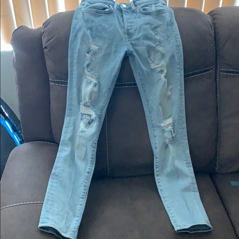 Distressed skinny jeans